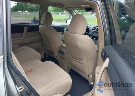 2013 Toyota Highlander Base V6 z USA, uszkodzony, nr VIN 5TDBK3EH2DS178420